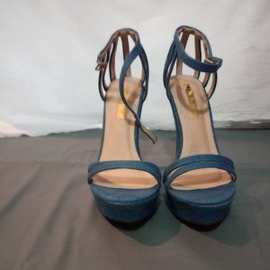 A PAIR OF LILIANA DENIM WEDGE SHOE SIZE 8